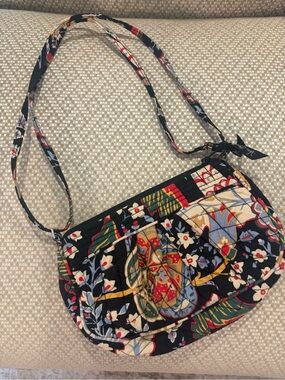 Vera Bradley Versailles  Black Floral Quilted Lizzy Crossbody